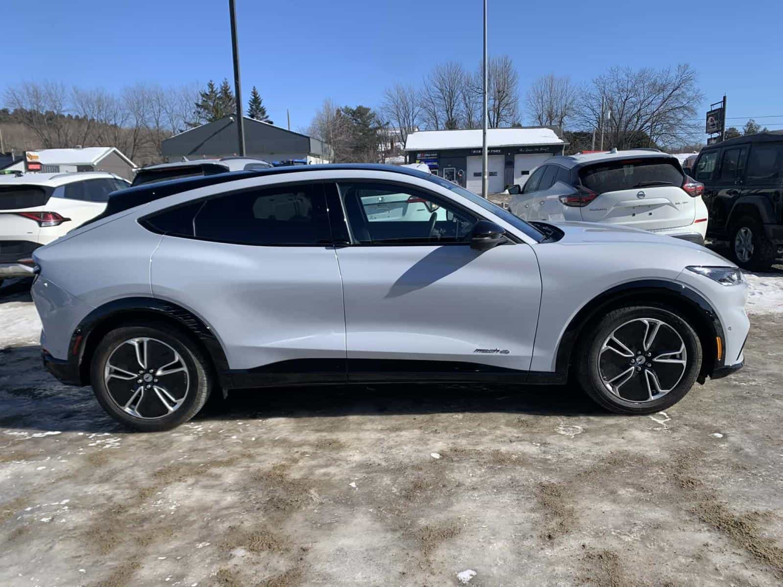 2023 Ford Mustang MACH-E Premium - Image 18