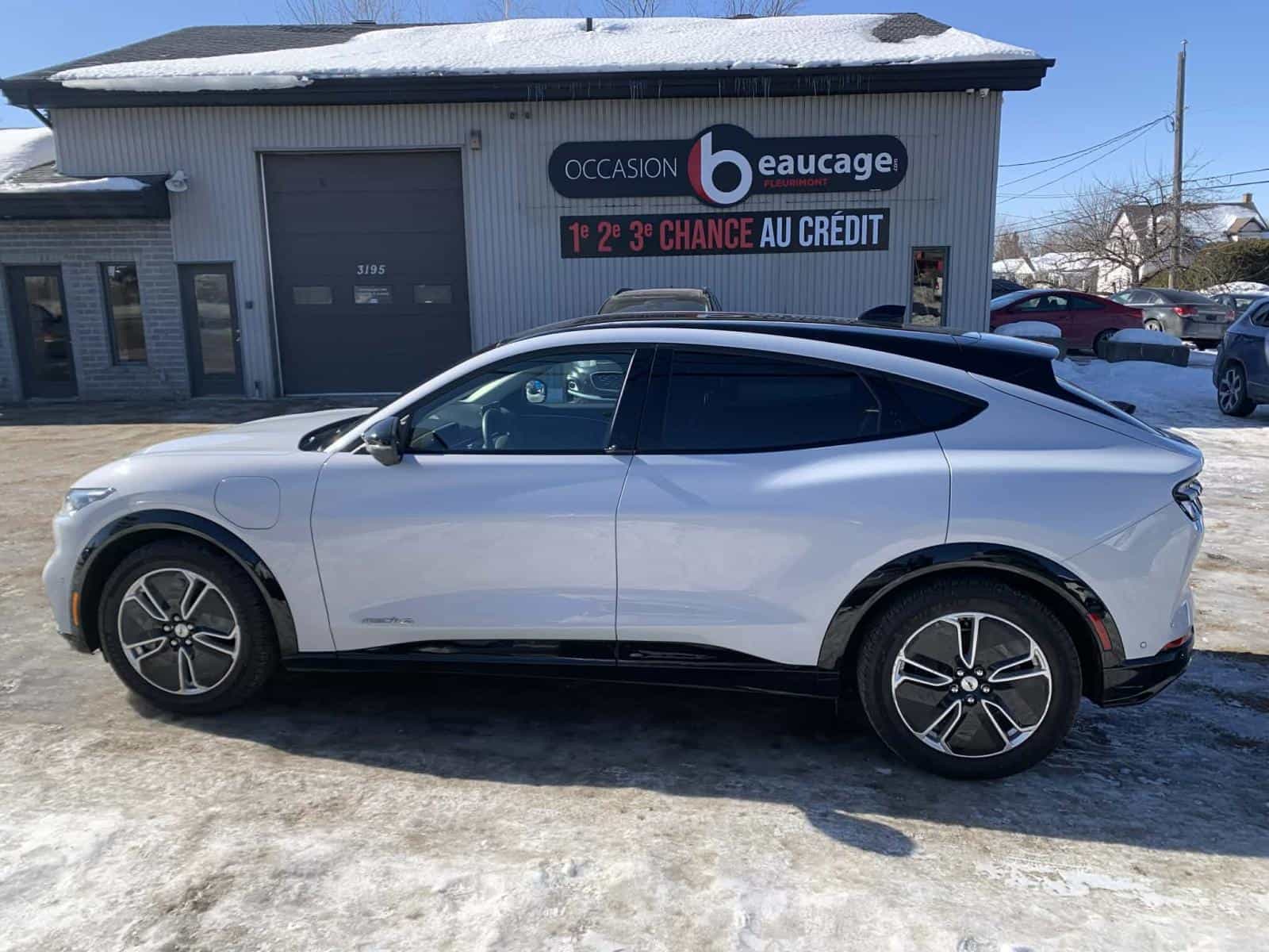 2023 Ford Mustang MACH-E Premium - Image 19