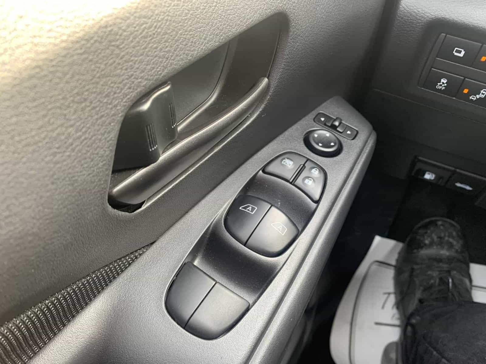 2025 Nissan Kicks Play S - Image 20