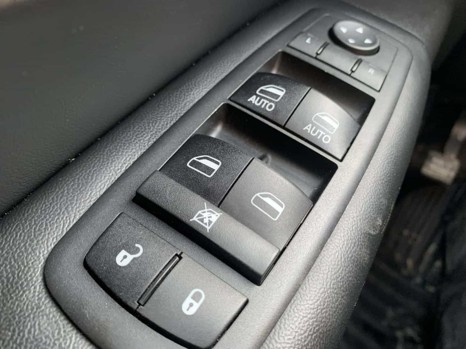 2018 Jeep Grand Cherokee Limited - Image 25