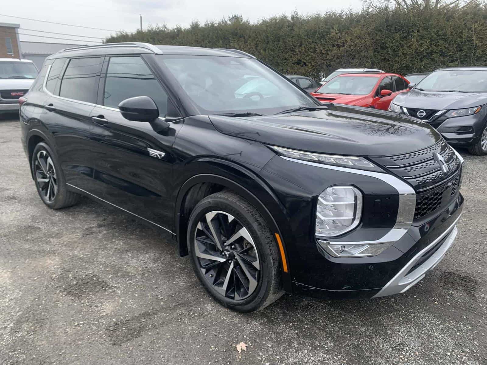 2024 Mitsubishi Outlander GT - Image 3