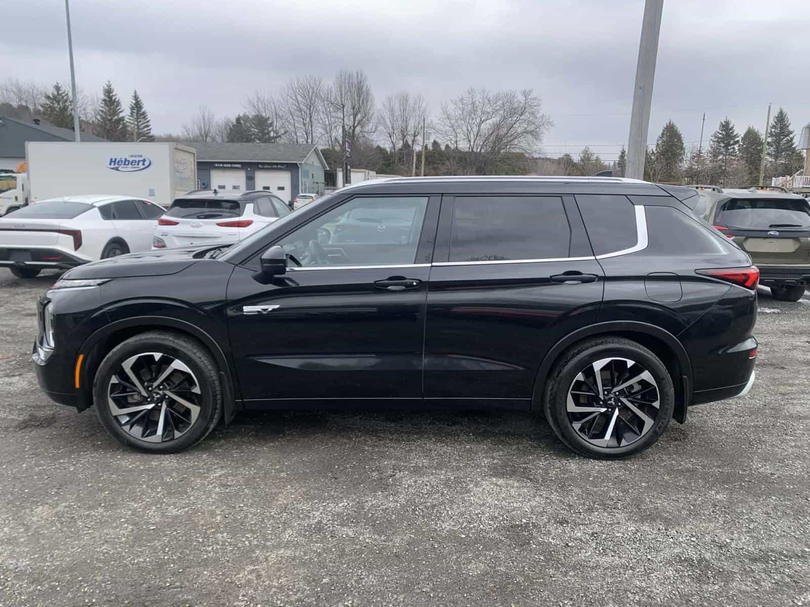 2024 Mitsubishi Outlander GT - Image 15