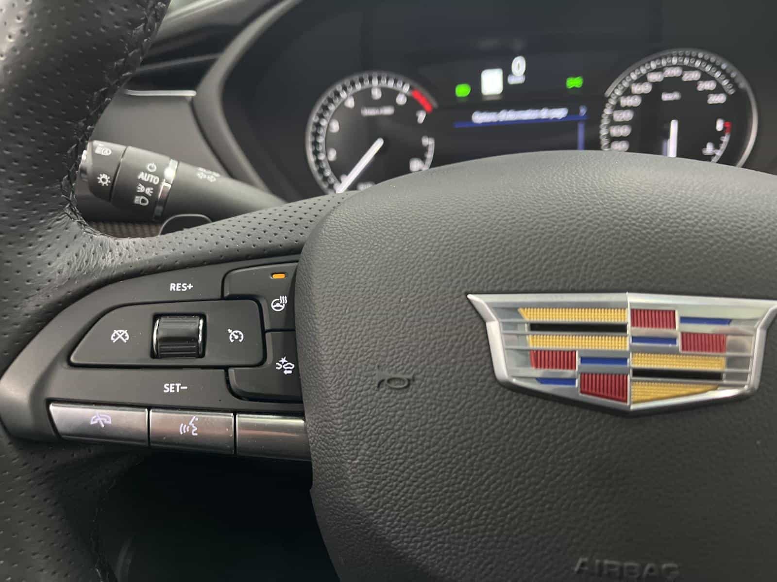 2023 Cadillac XT4 Sport - Image 16