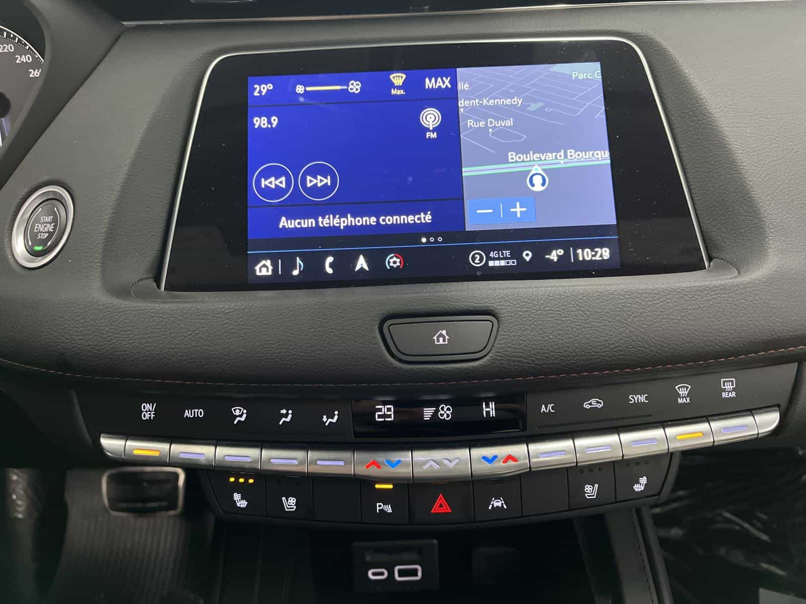 2023 Cadillac XT4 Sport - Image 20