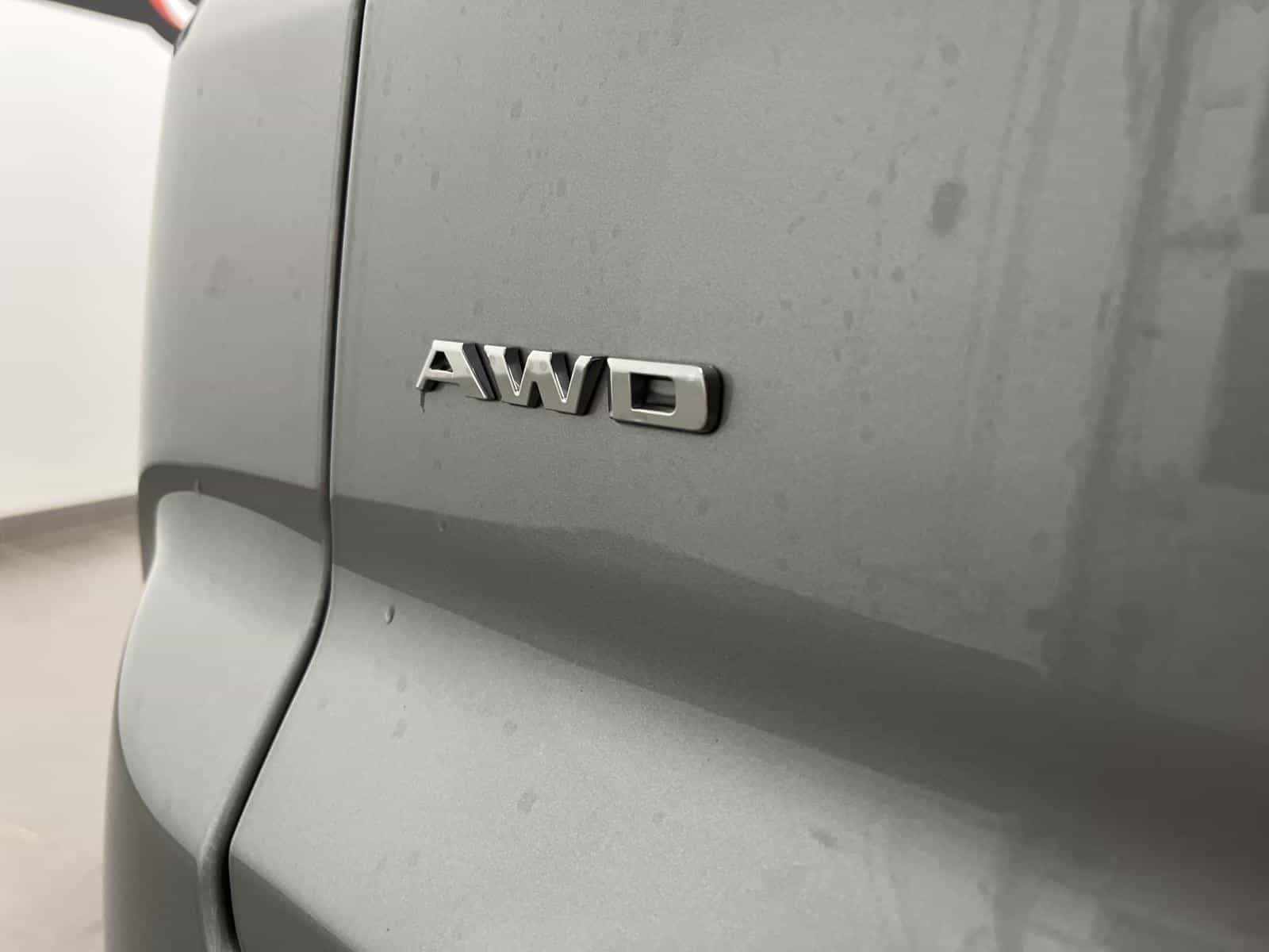 2023 Cadillac XT4 Sport - Image 26