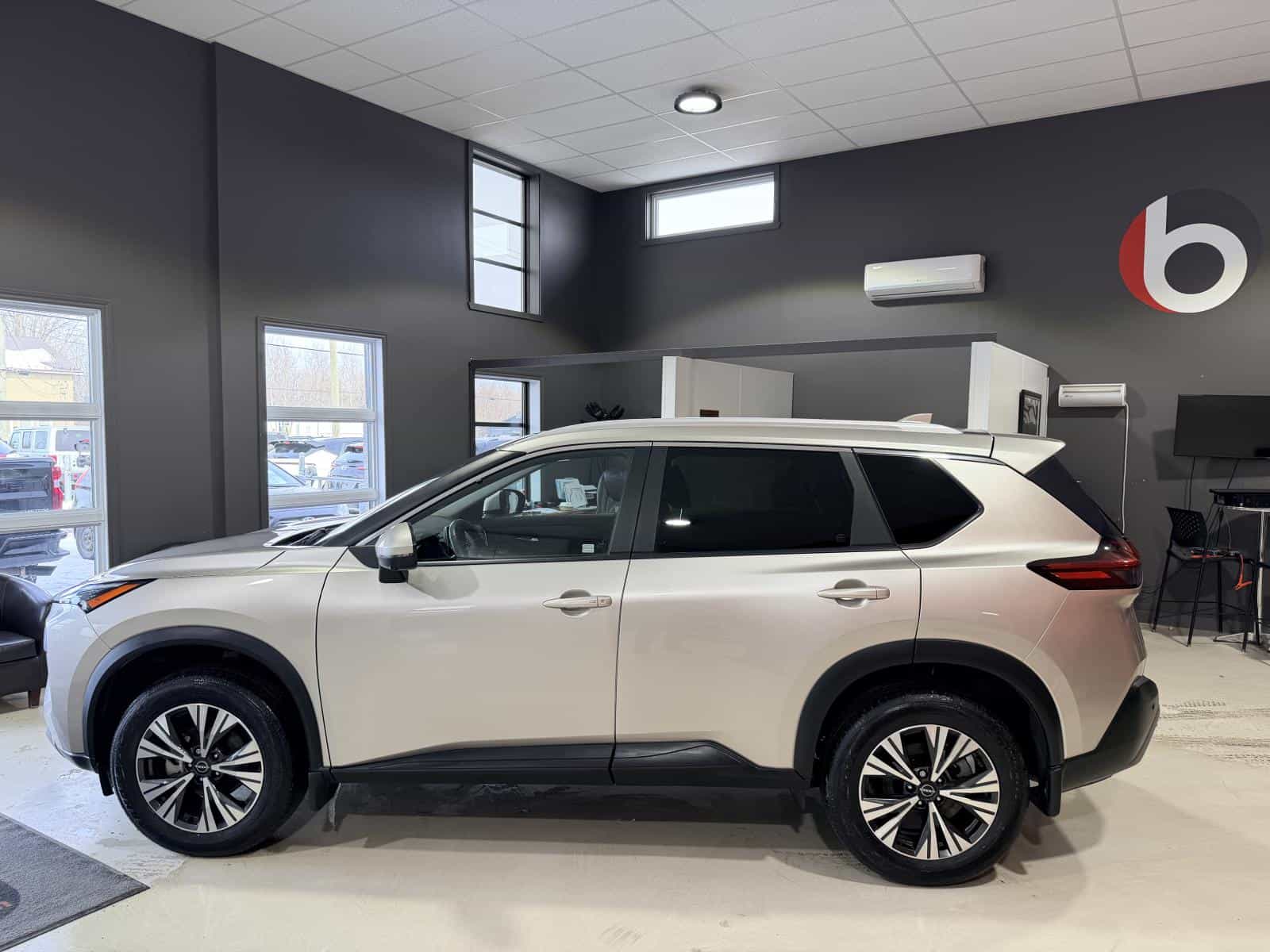 Image 3 Nissan Rogue SV Moonroof 2023