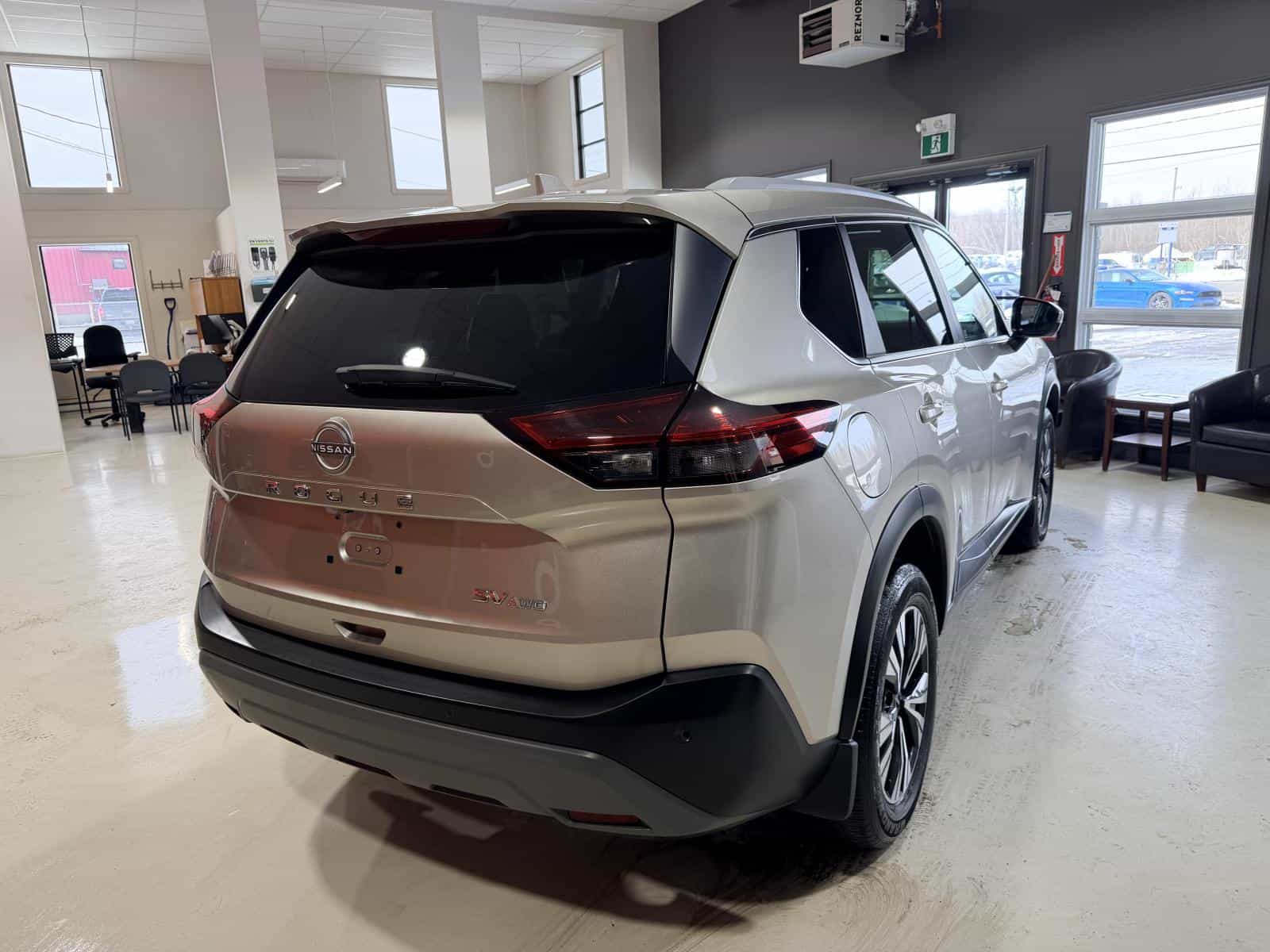 Image 8 Nissan Rogue SV Moonroof 2023