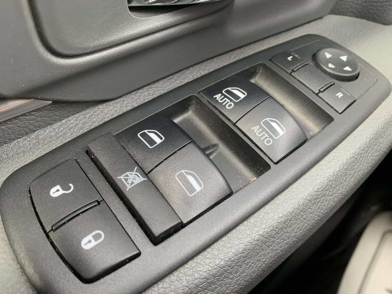 2019 RAM 1500 Classic SLT - Image 21