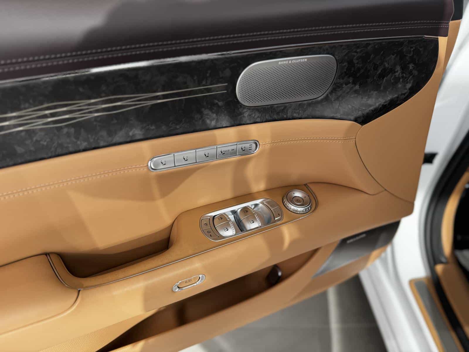 2023 Genesis G90 3.5T e-SC - Image 12