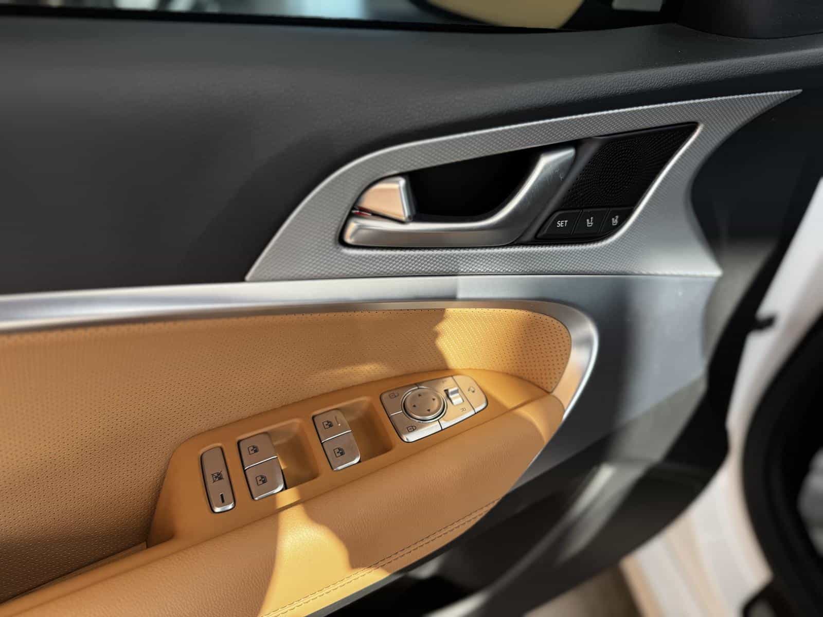 2024 Genesis G70 Advanced 2.5T - Image 13