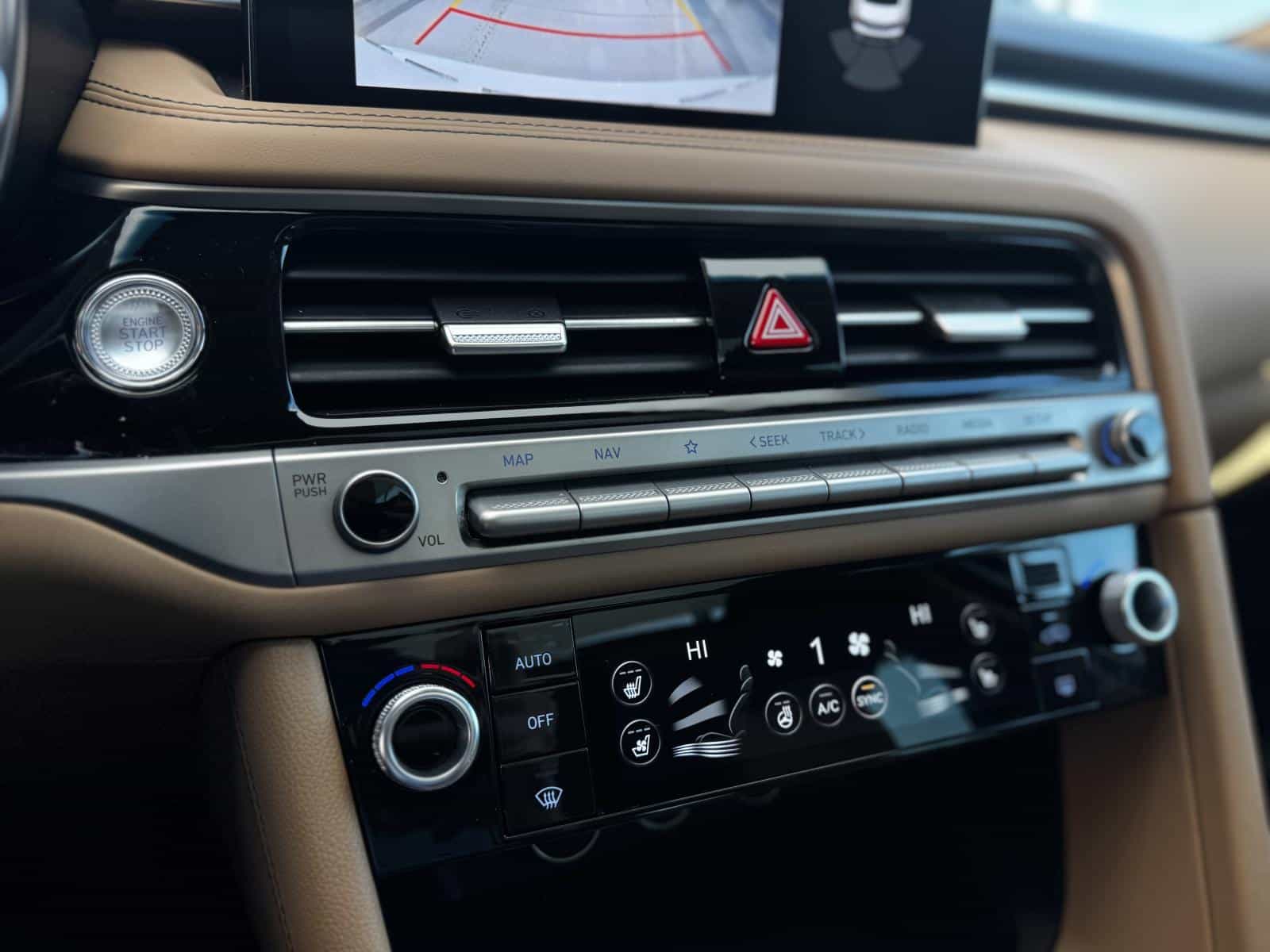 2024 Genesis G70 Advanced 2.5T - Image 22