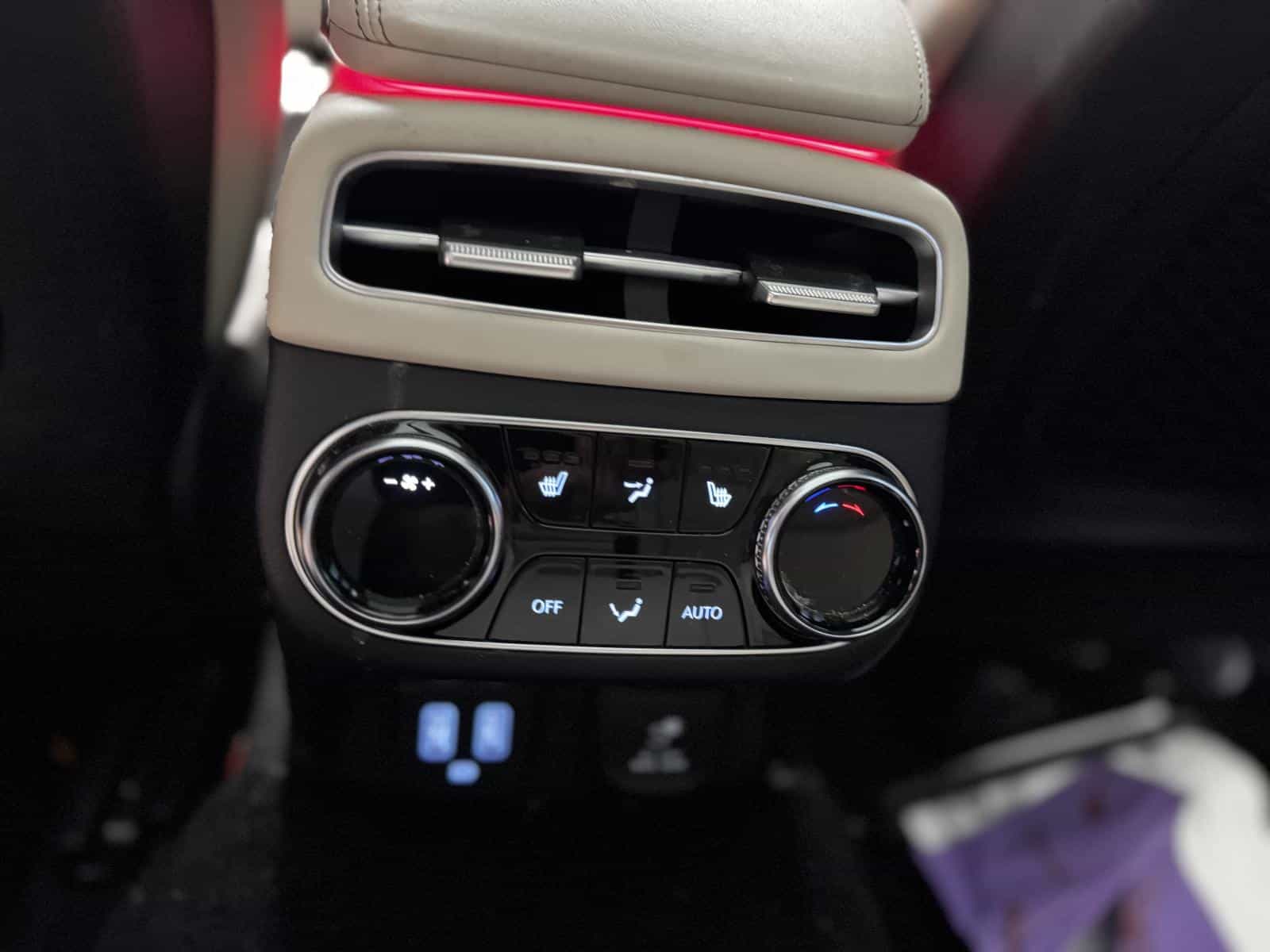 2025 Genesis GV70 Advanced 2.5T - Image 8