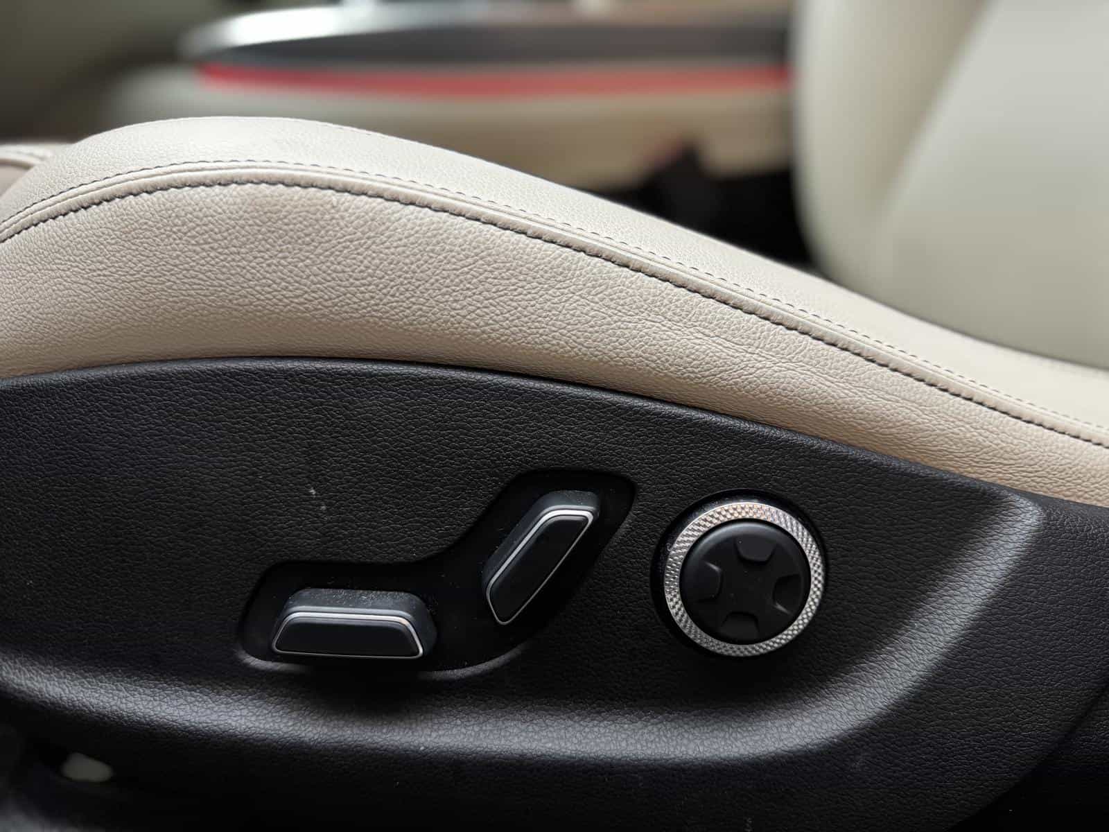 2025 Genesis GV70 Advanced 2.5T - Image 10