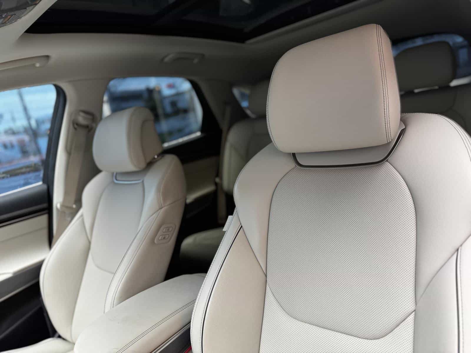 2025 Genesis GV70 Advanced 2.5T - Image 12