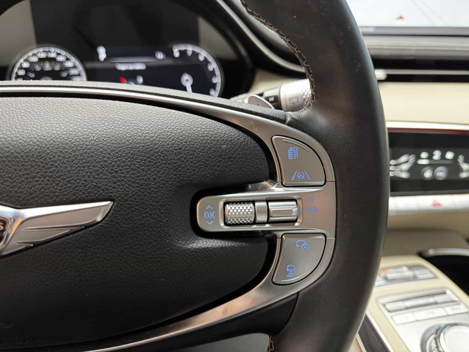 2025 Genesis GV70 Advanced 2.5T - Image 16