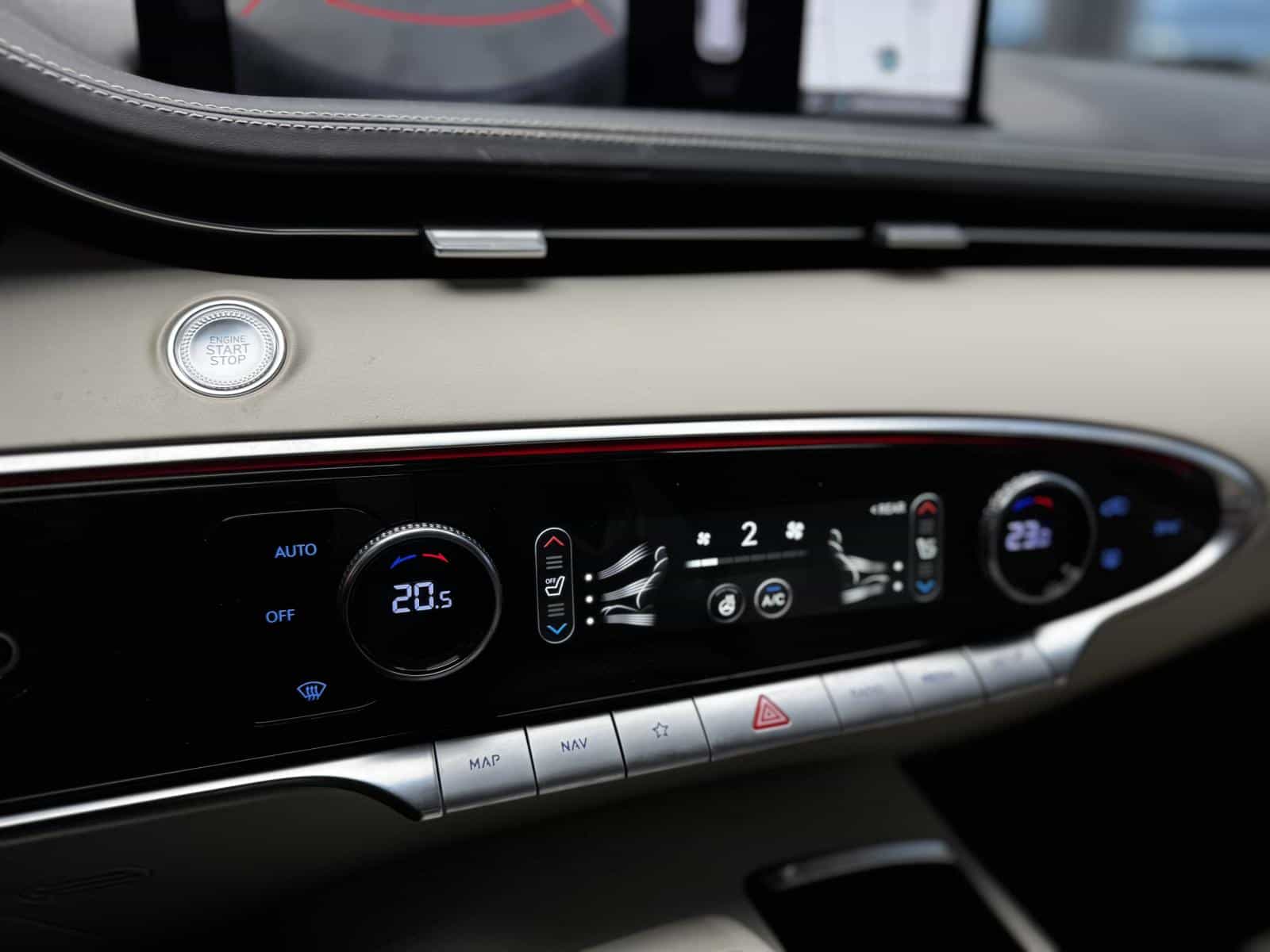 2025 Genesis GV70 Advanced 2.5T - Image 18