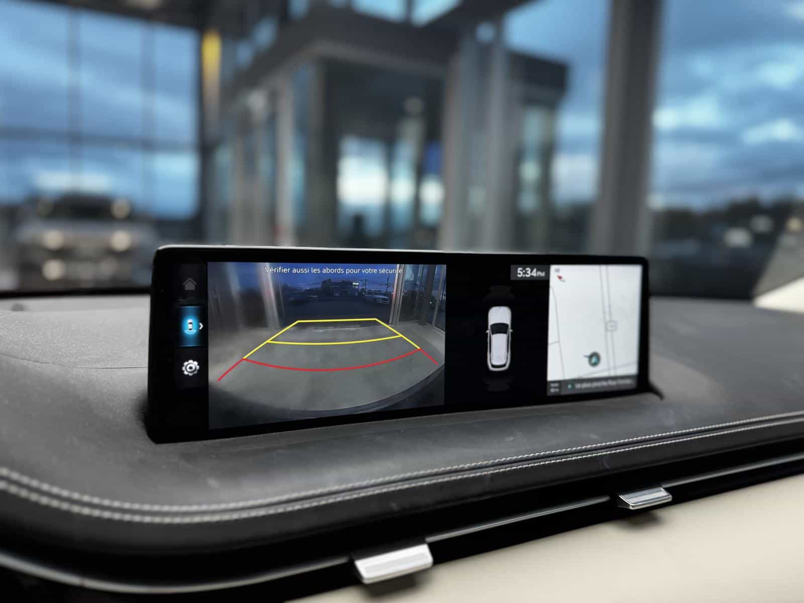 2025 Genesis GV70 Advanced 2.5T - Image 17