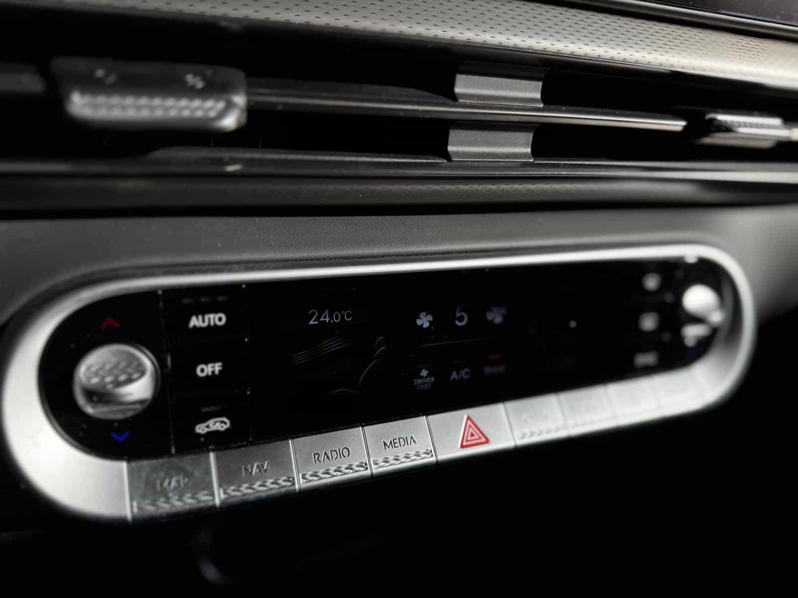 2023 Genesis GV60 Advanced - Image 19