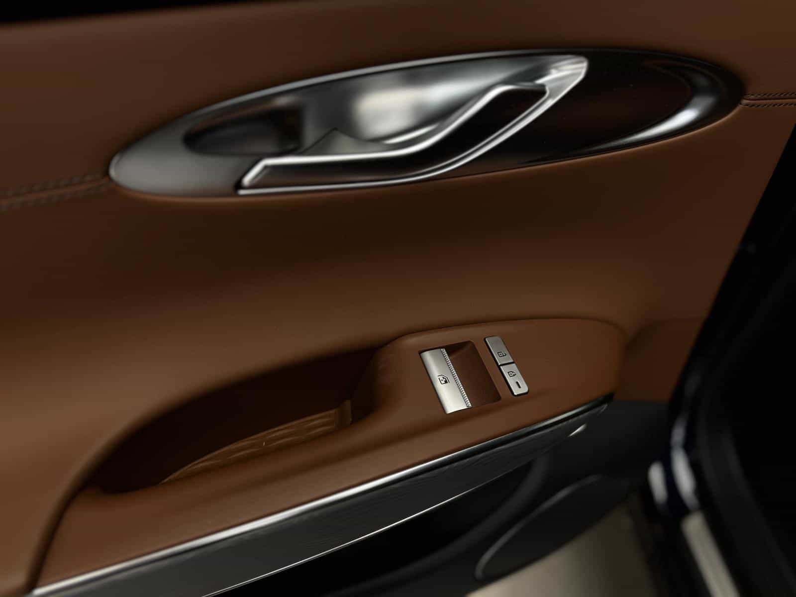 2025 Genesis GV70 Advanced 2.5T - Image 10