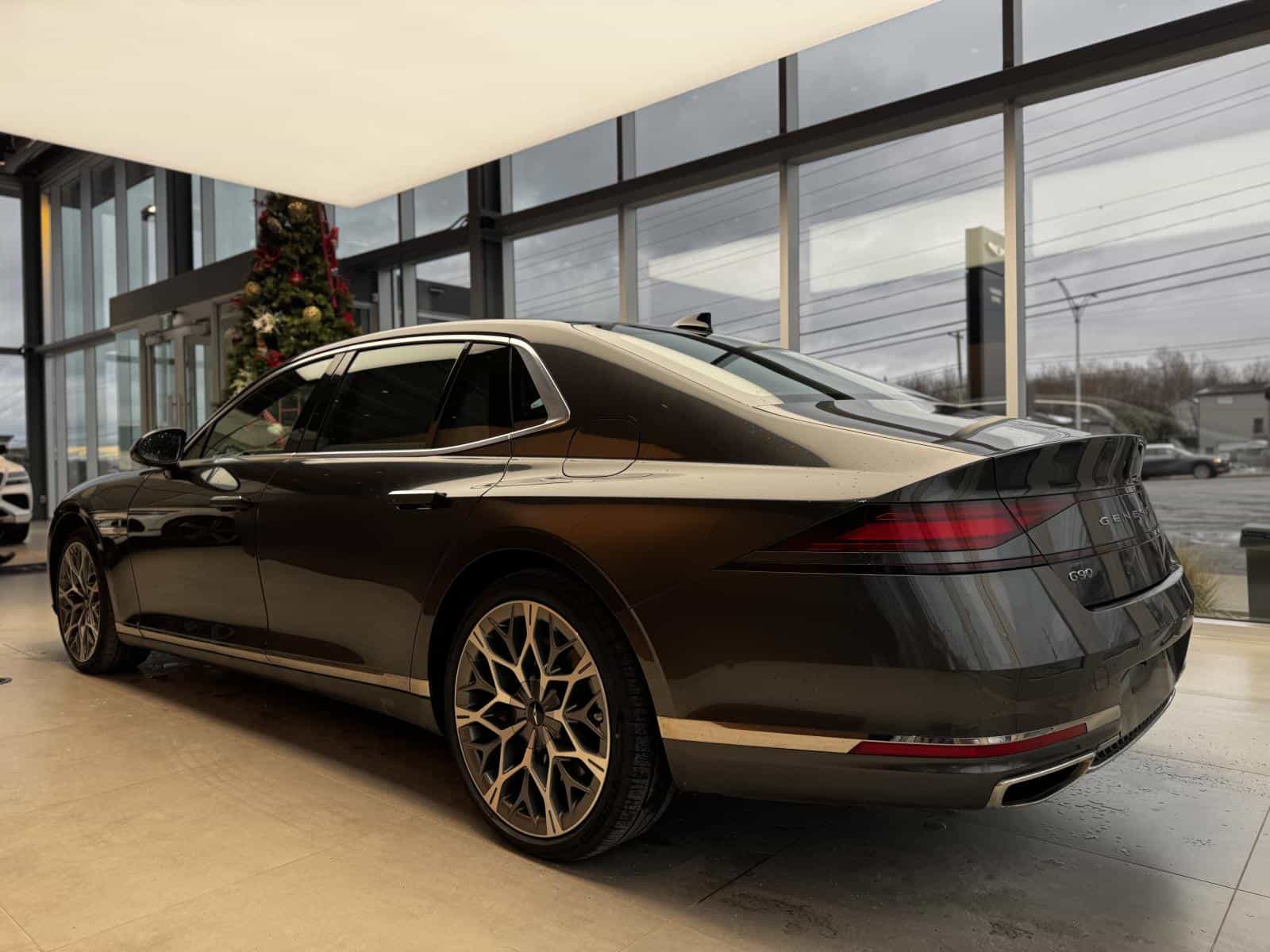 2023 Genesis G90 3.5T e-SC - Image 6