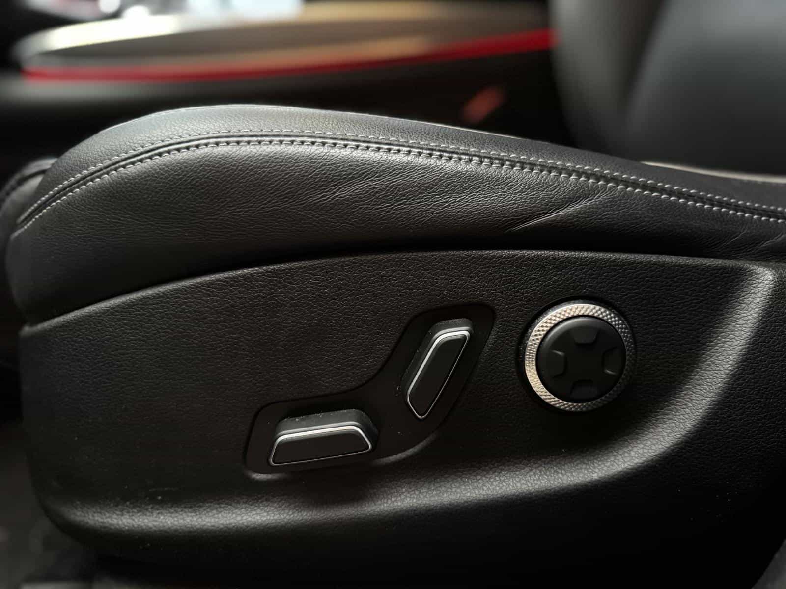 2025 Genesis GV70 Advanced 2.5T - Image 14