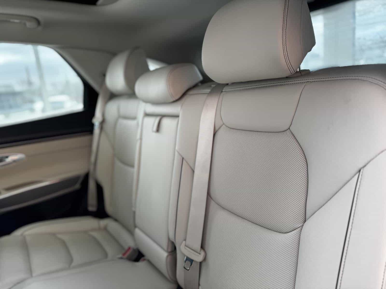 2024 Genesis GV70 Advanced 2.5T - Image 10