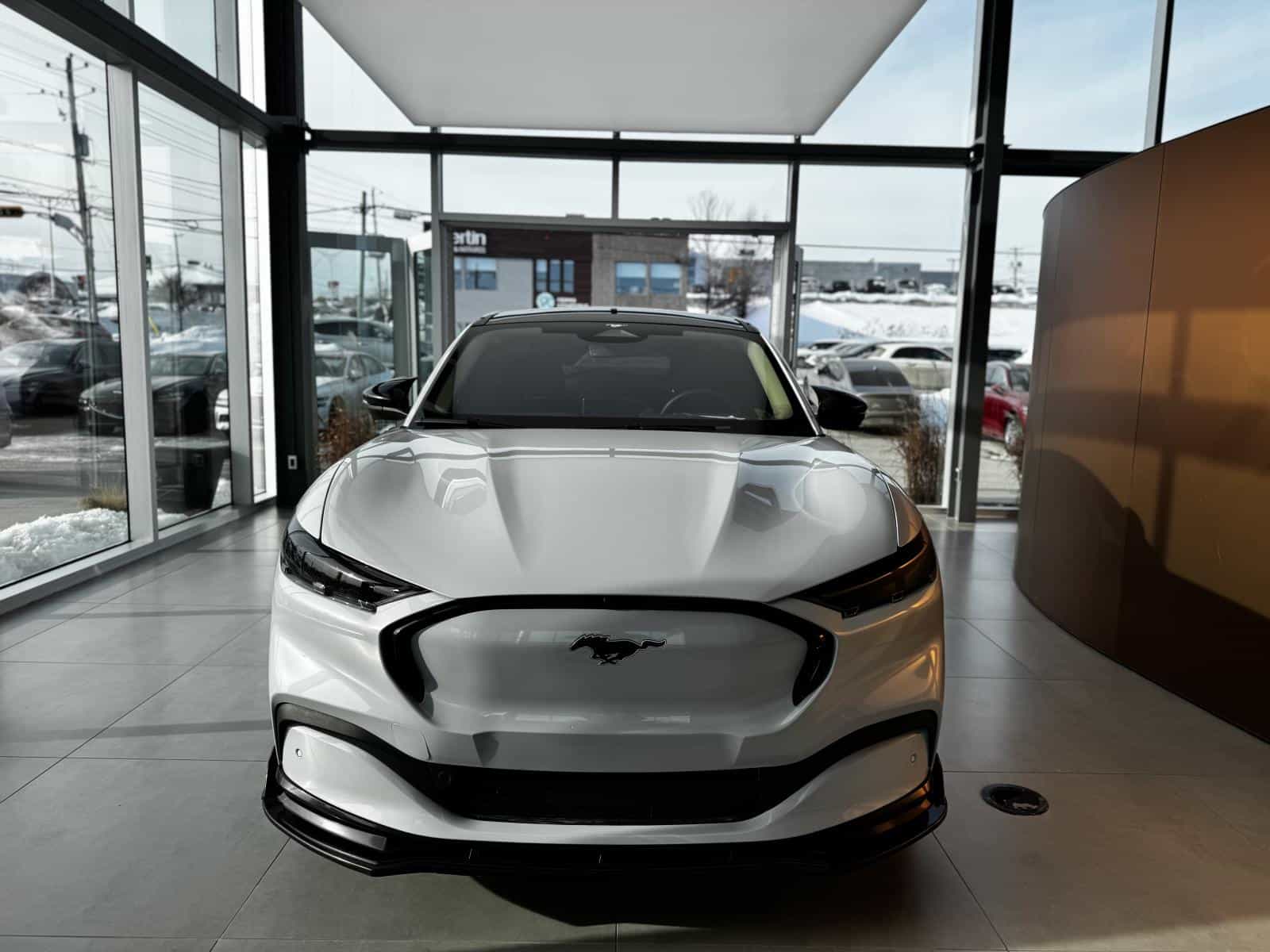 Image 3 Ford Mustang MACH-E Premium 2023