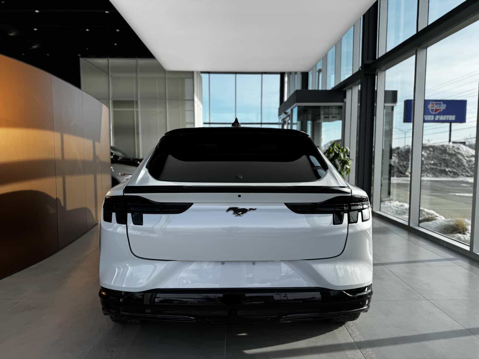 Image 7 Ford Mustang MACH-E Premium 2023