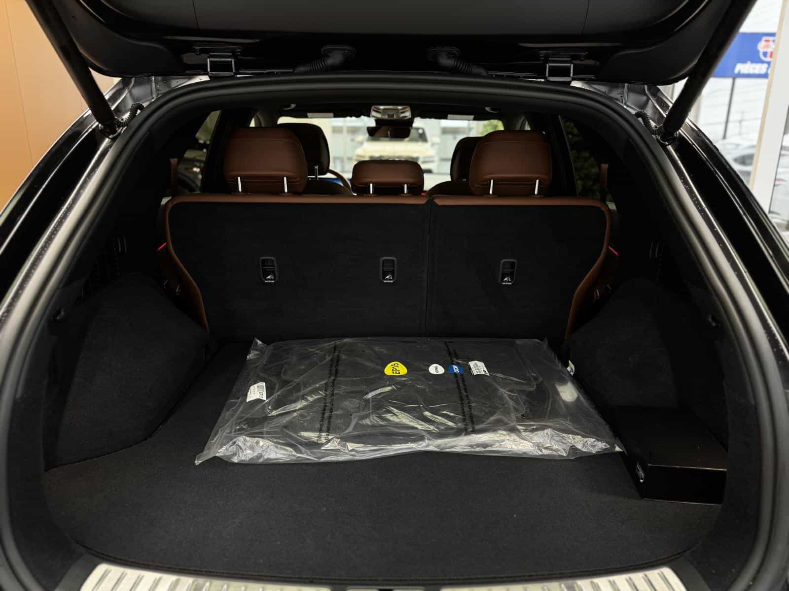 2026 Genesis GV70 Advanced Tech 2.5T - Image 8