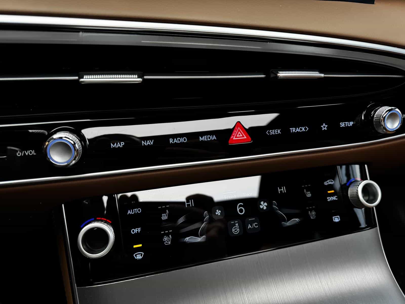 Image 20 Genesis GV70 Advanced Tech 2.5T 2026