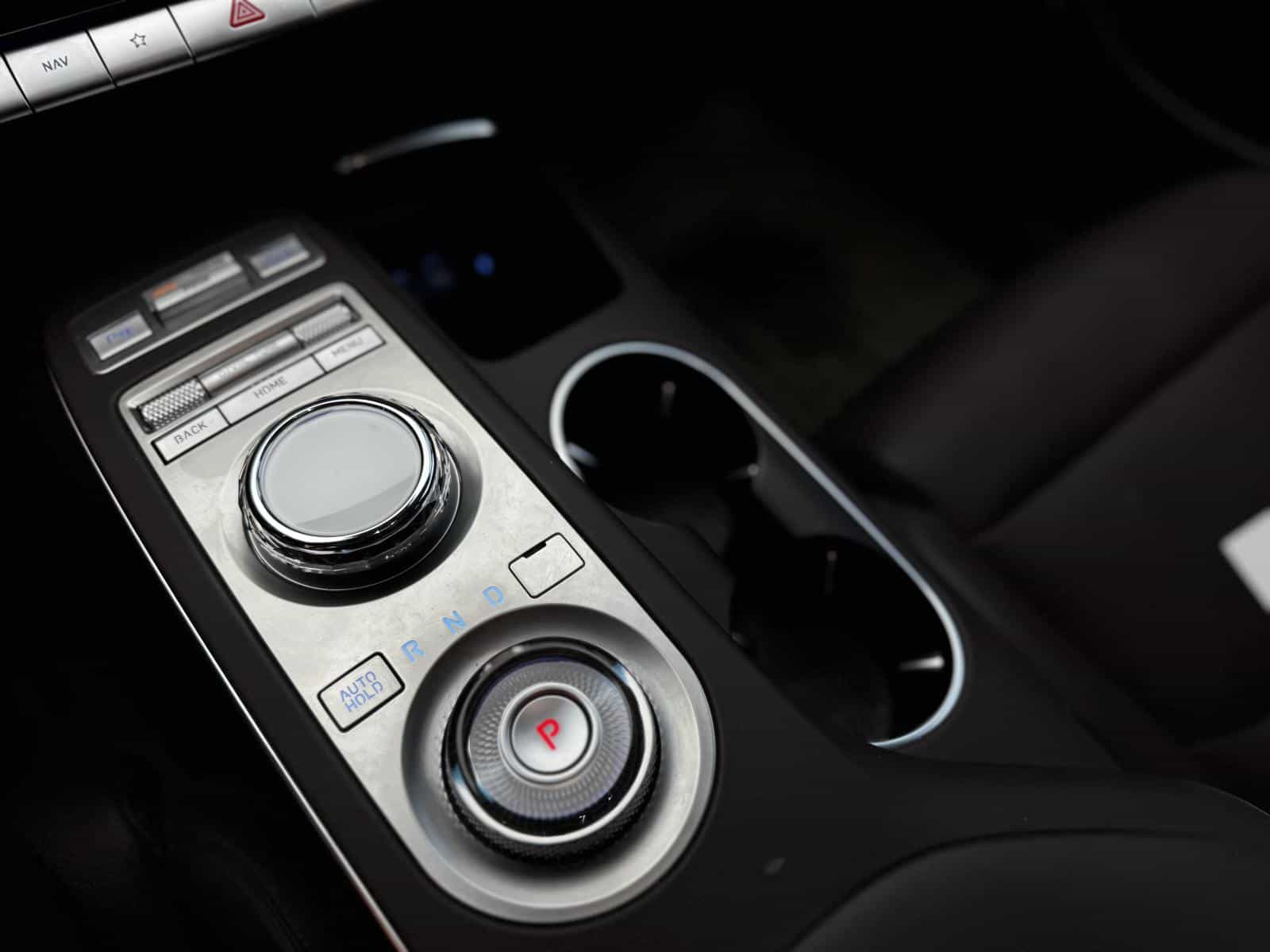 2025 Genesis GV70 Advanced 2.5T - Image 24