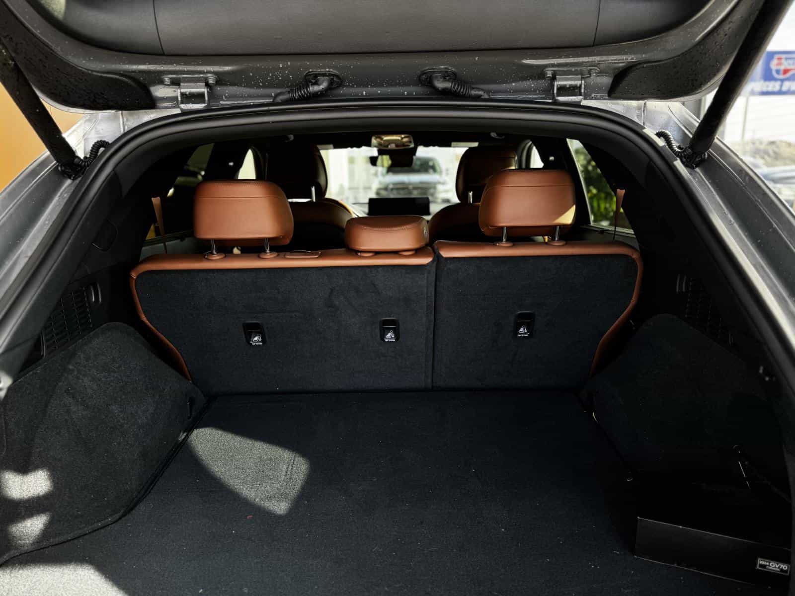 2024 Genesis GV70 Advanced Plus 2.5T - Image 9