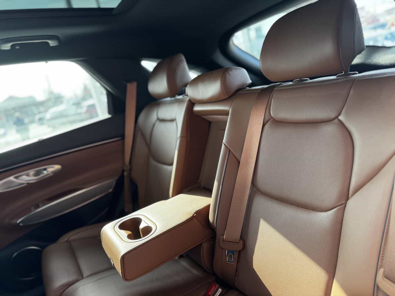 2024 Genesis GV70 Advanced Plus 2.5T - Image 11