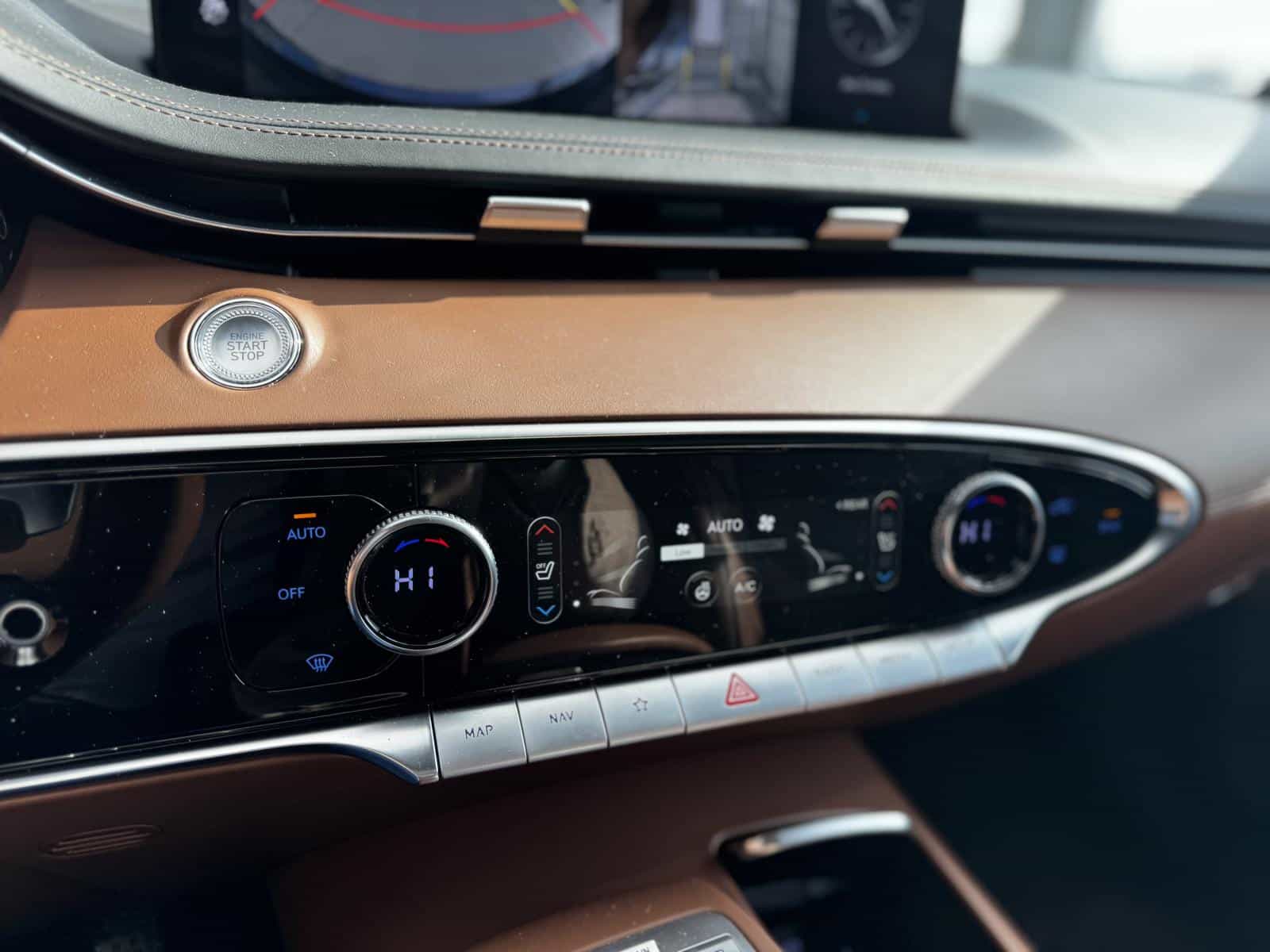 2024 Genesis GV70 Advanced Plus 2.5T - Image 22