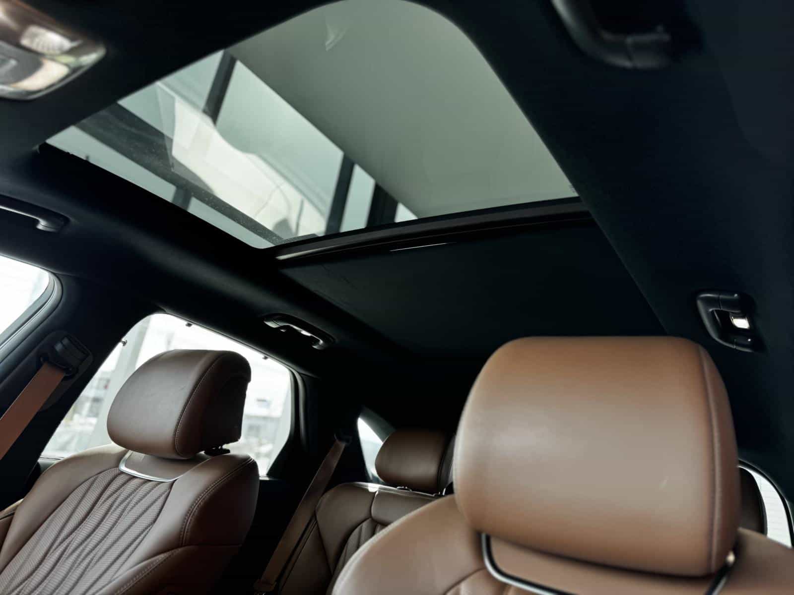 2025 Genesis GV70 Prestige 2.5T - Image 16