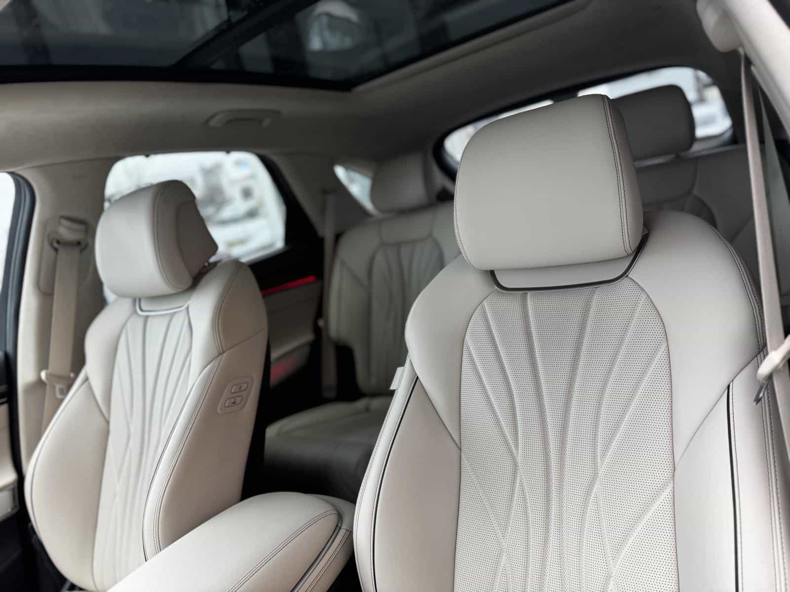 2026 Genesis GV70 Prestige 2.5T - Image 15