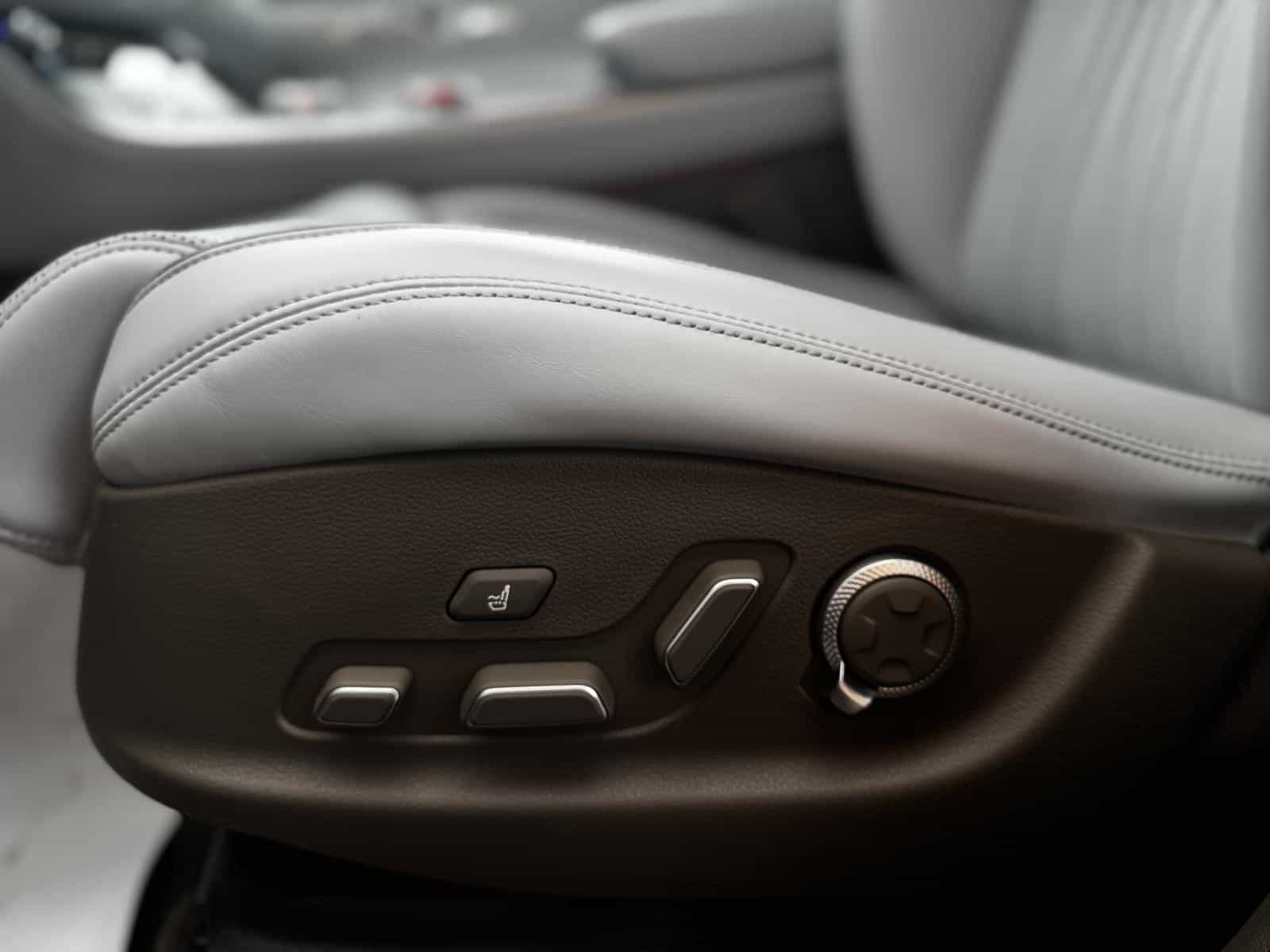 2026 Genesis GV70 Prestige 2.5T - Image 15