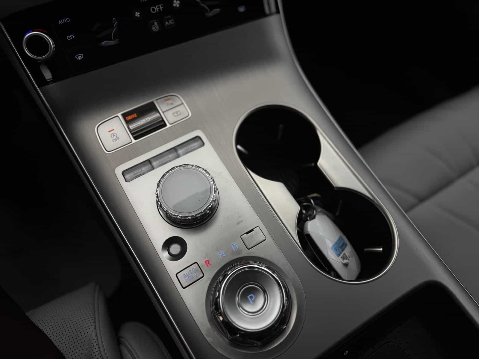 2026 Genesis GV70 Prestige 2.5T - Image 24