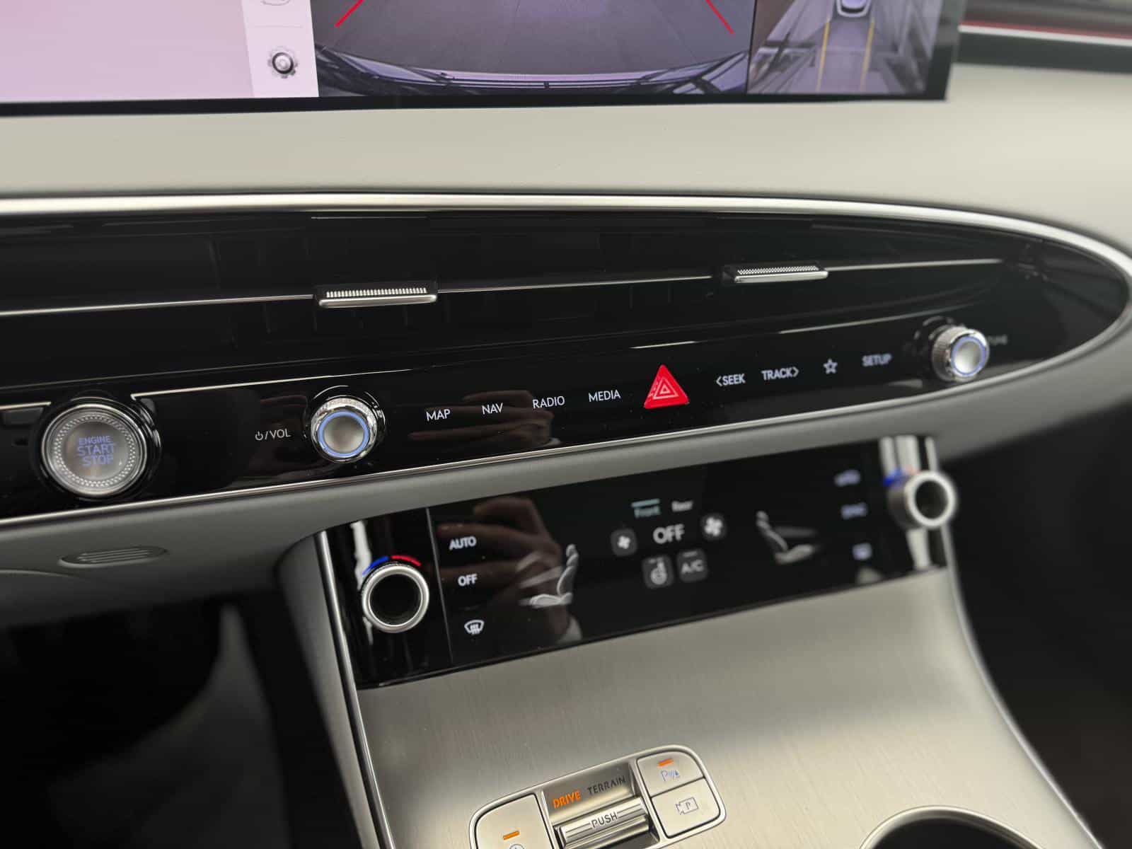 2026 Genesis GV70 Prestige 2.5T - Image 23