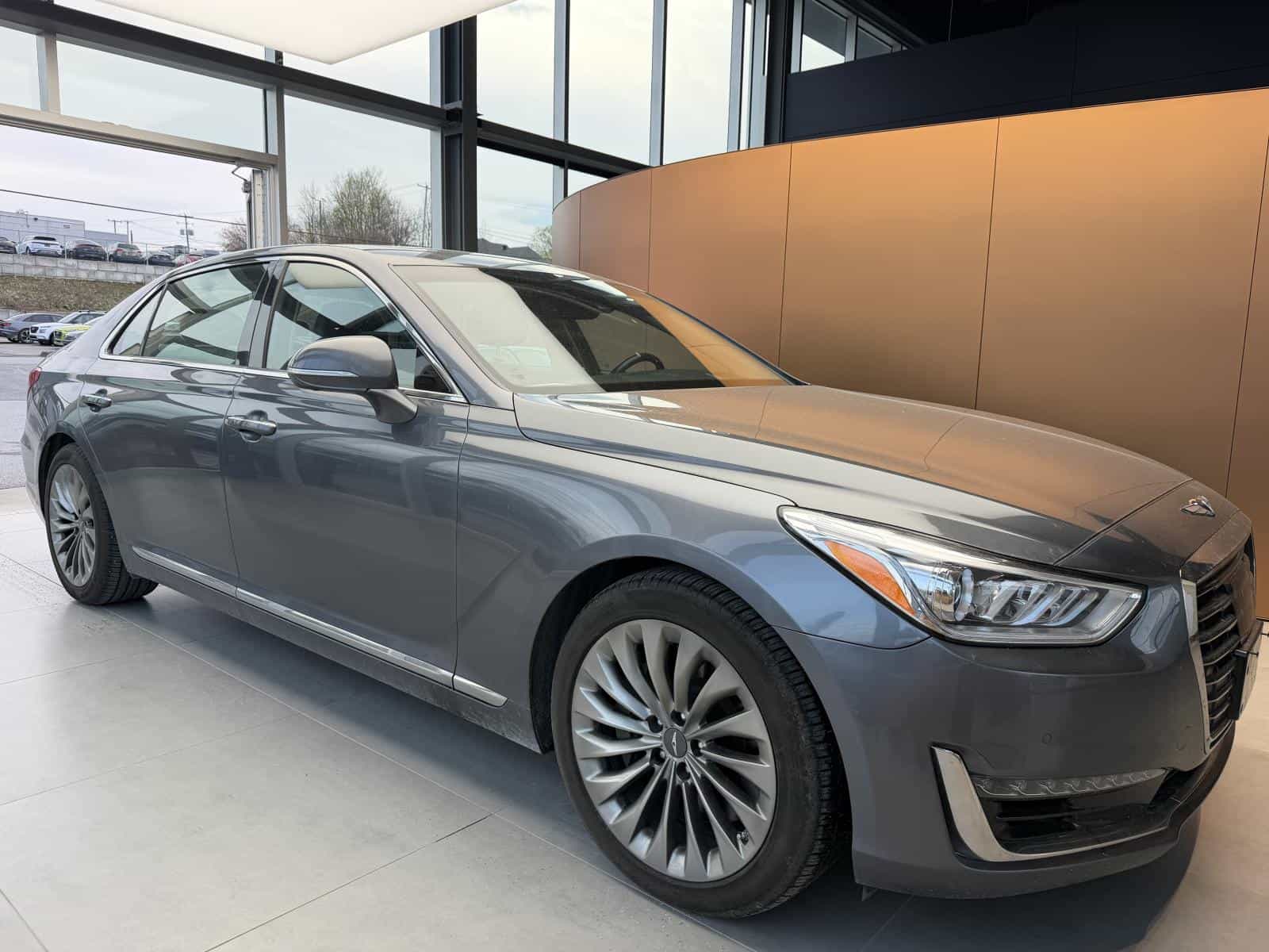 Image 1 Genesis G90 3.3T Ultimate 2017