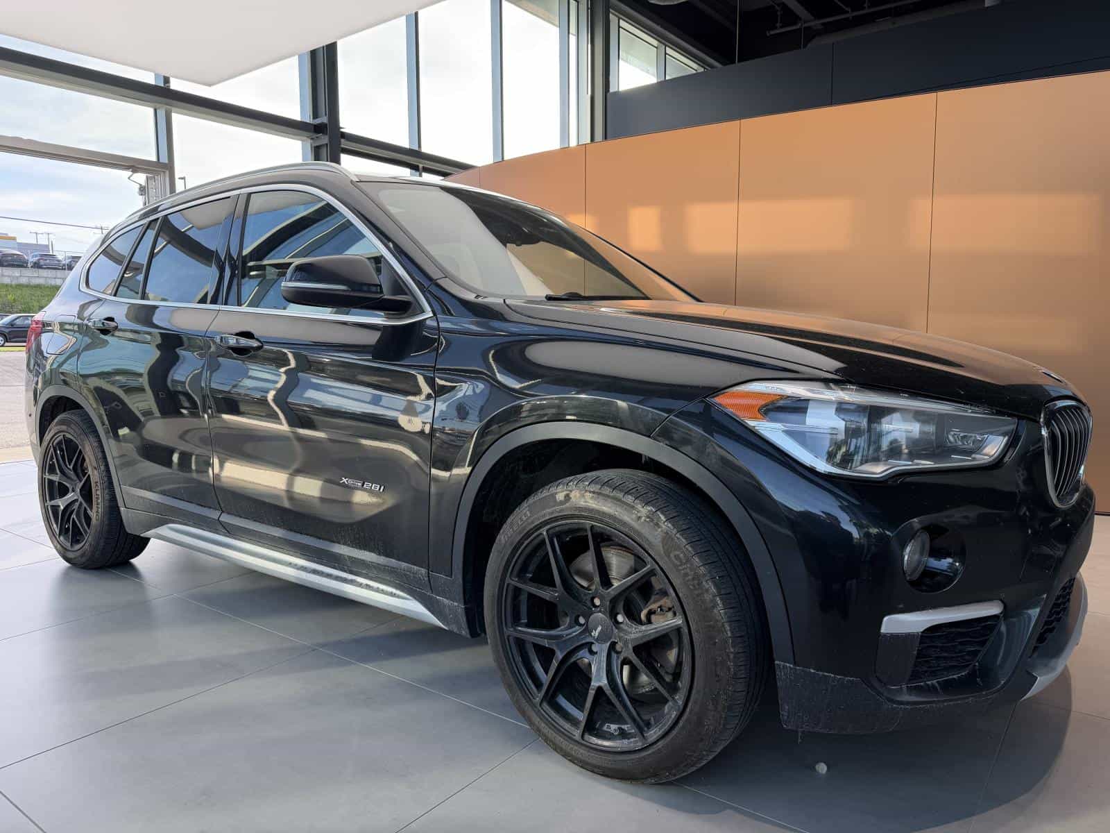2018 BMW X1 xDrive28i - Image 1