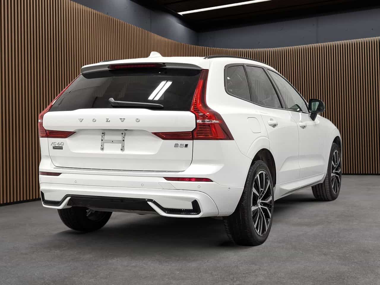 2024 Volvo XC60 B5 - Plus - Image 6