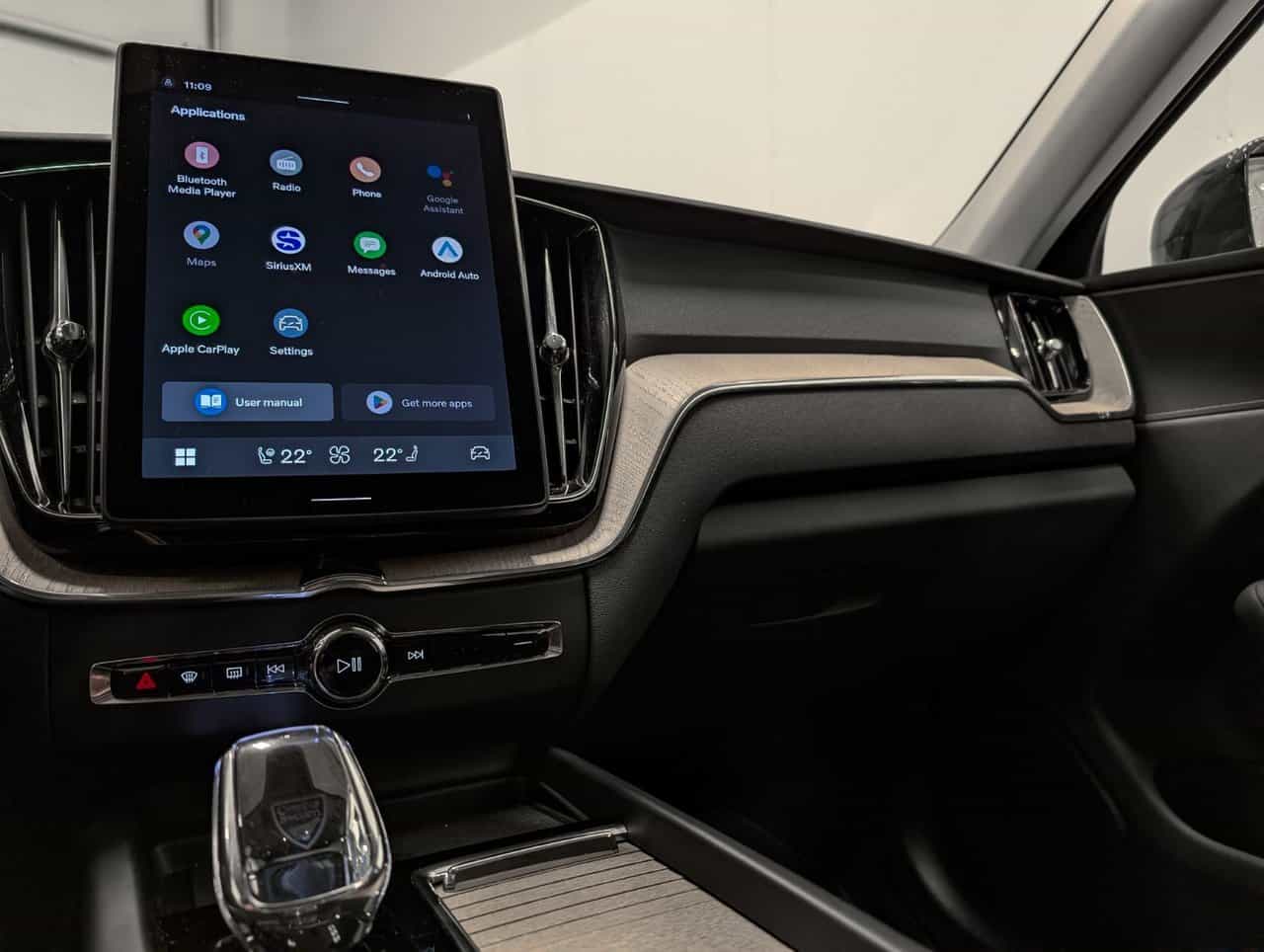 2026 Volvo XC60 B5 - Plus - Image 12