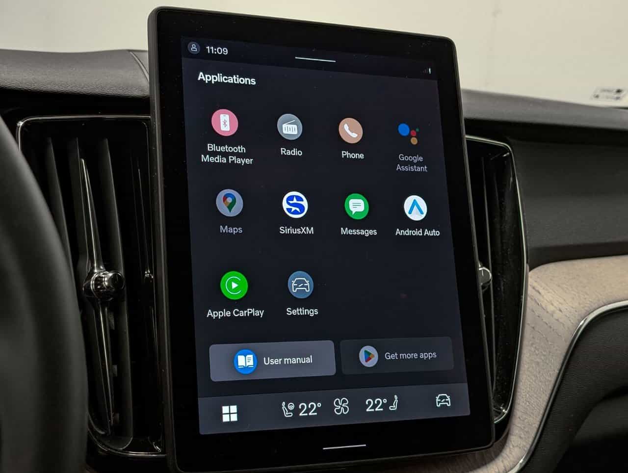 2026 Volvo XC60 B5 - Plus - Image 13