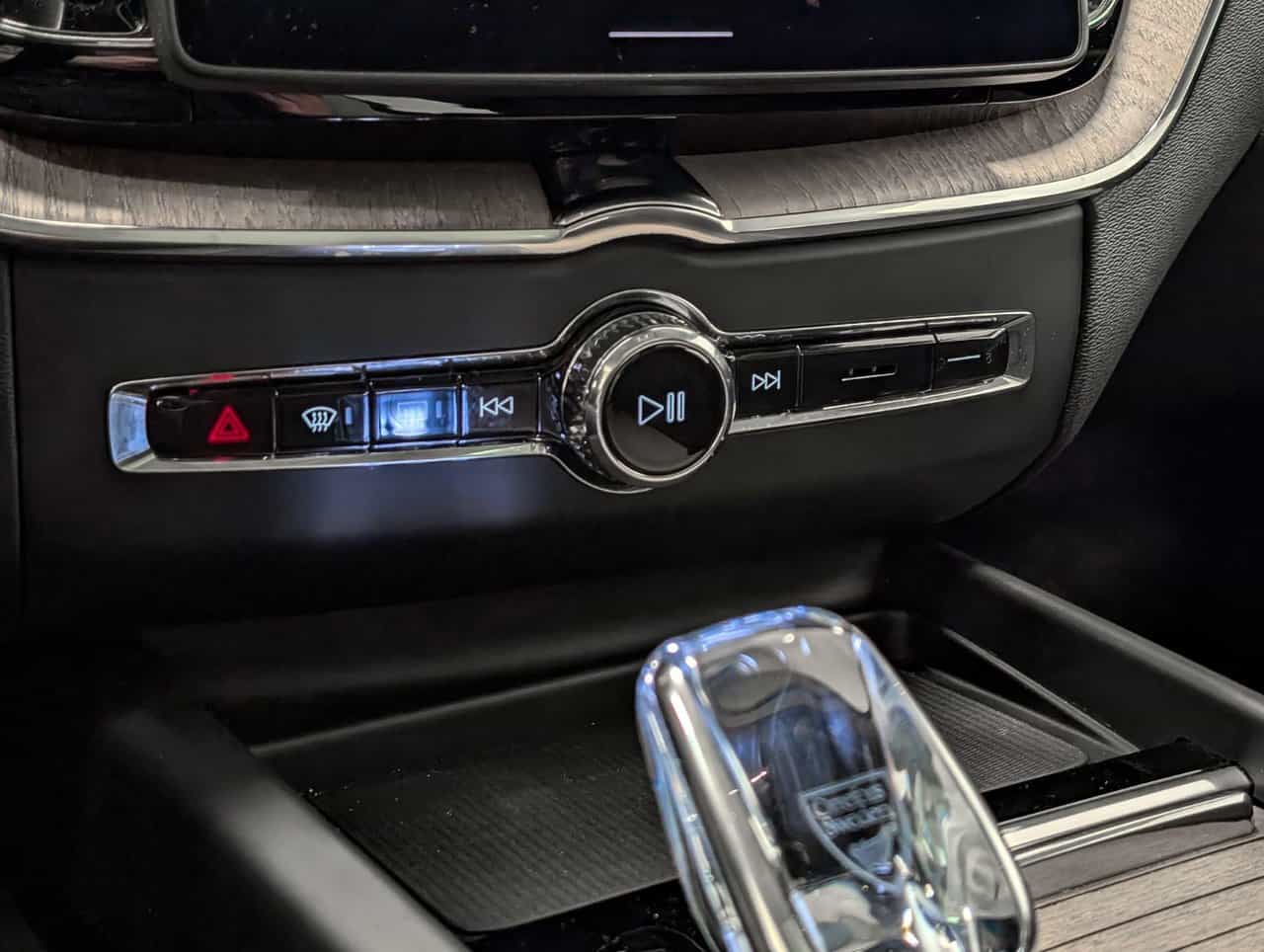 2026 Volvo XC60 B5 - Plus - Image 15