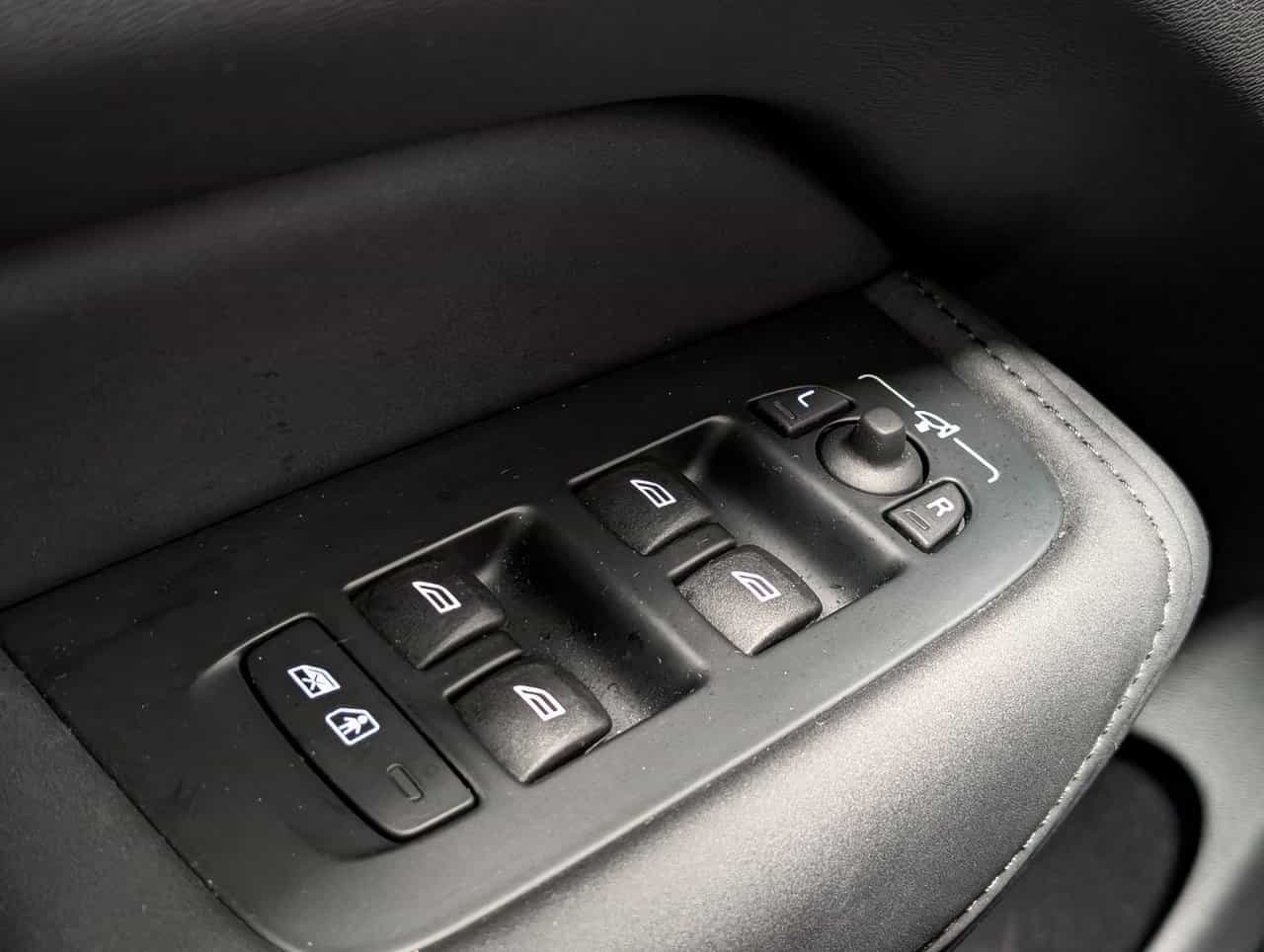 2026 Volvo XC60 B5 - Plus - Image 22