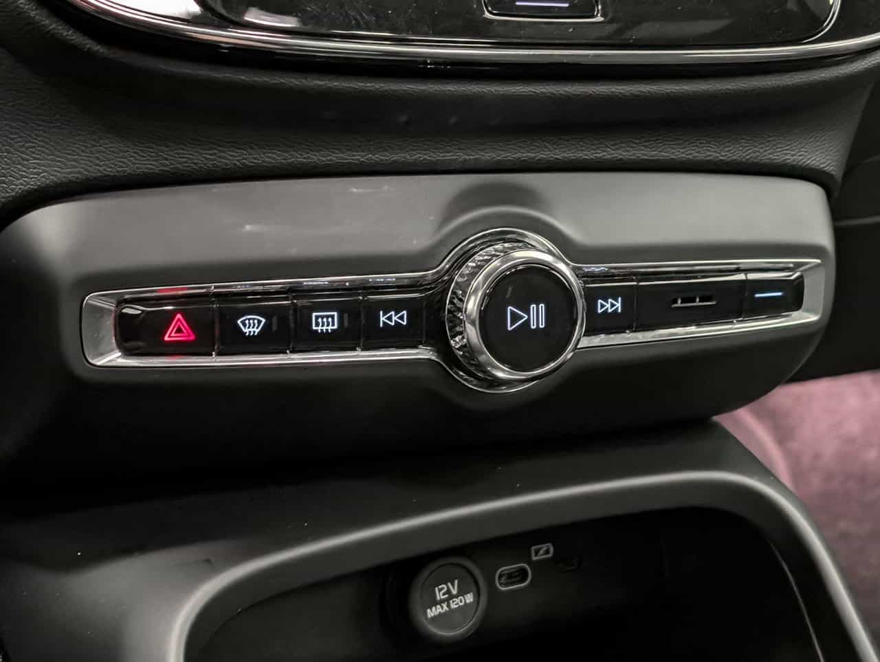 2023 Volvo C40 Recharge Core - Image 17