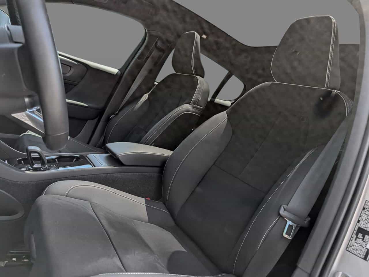 2022 Volvo C40 Recharge Ultimate - Image 9