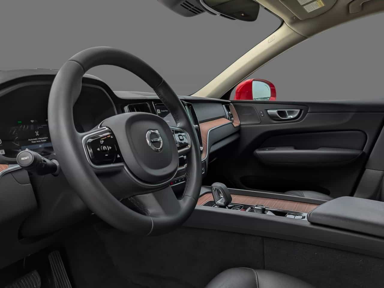 2023 Volvo XC60 Plus B6 - Image 9