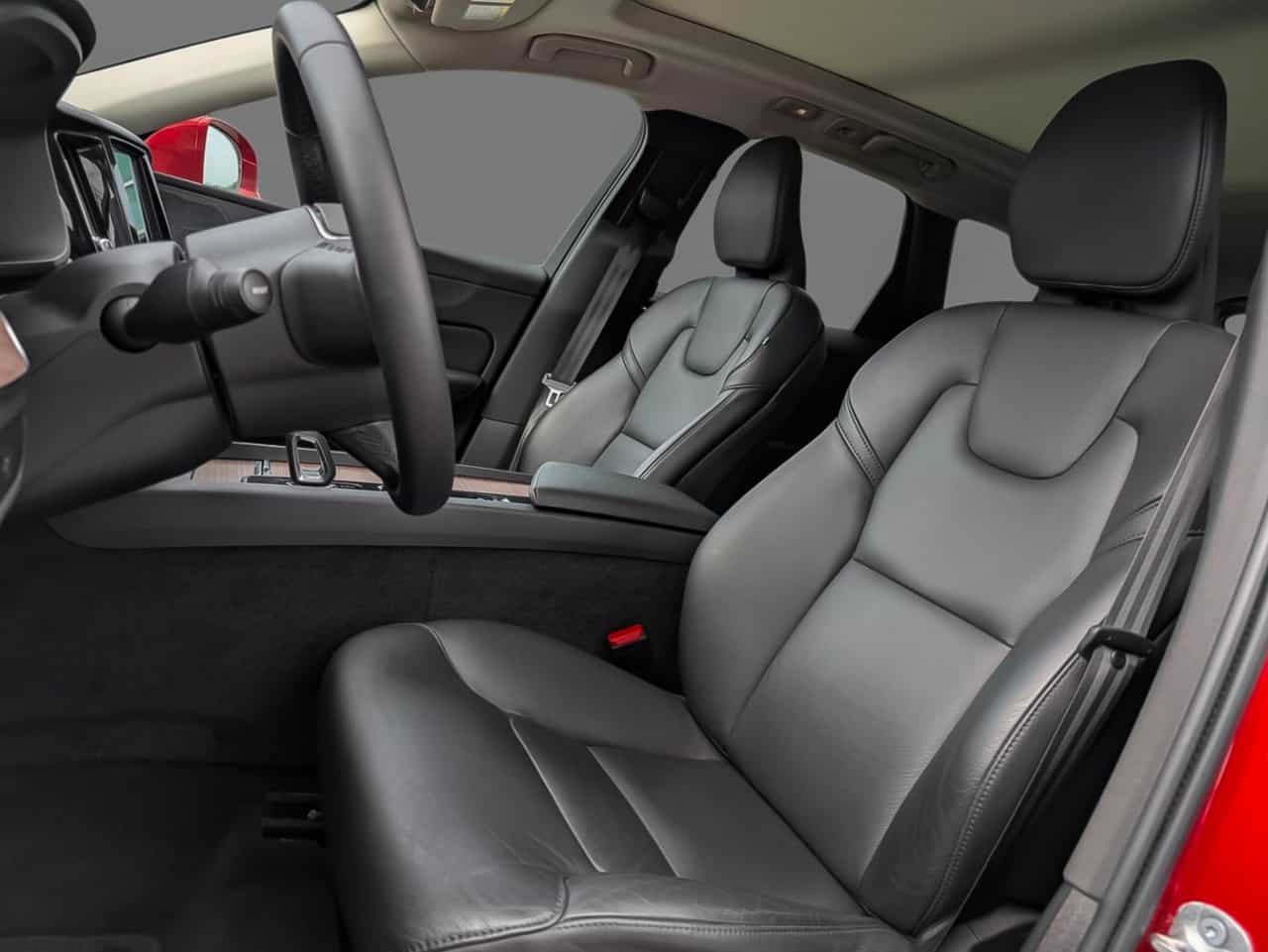 2023 Volvo XC60 Plus B6 - Image 10